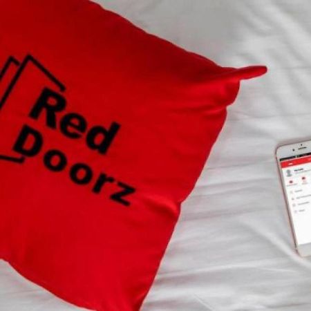 Reddoorz Plus Near Unimed Медан Экстерьер фото